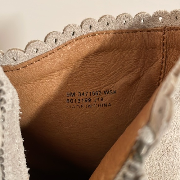 Frye Reed Scalloped Mid Heel Bootie NWOT - Picture 9 of 10